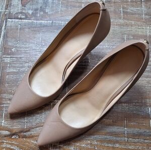 Michael Kors Women's Beige Leather High Heels 3" Heel Size 9M